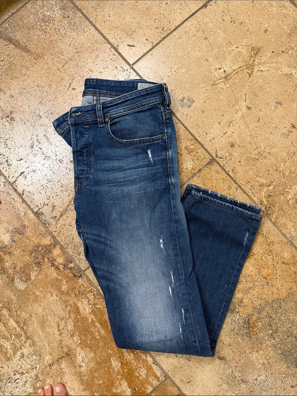 Men's Slim Straight Jeans in Washed Blue